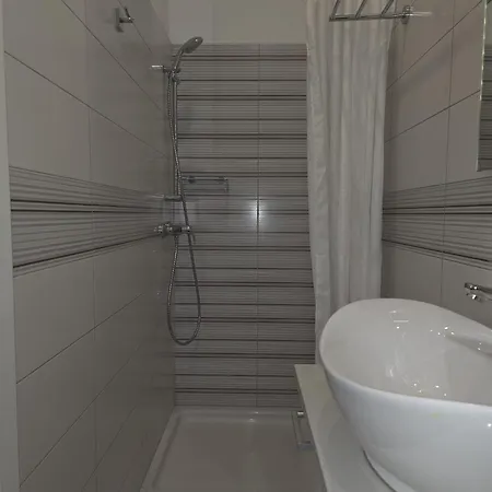 Sandra 2+2 *** Apartment Crikvenica