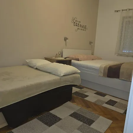 Apartment Sandra 2+2 *** *