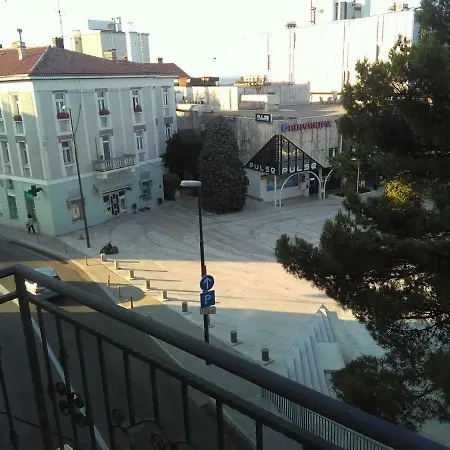 Sandra 2+2 *** Crikvenica