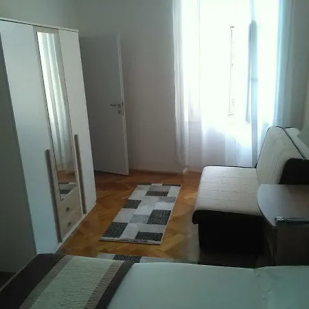 Sandra 2+2 *** شقة تْسْغيكفانِتْسا