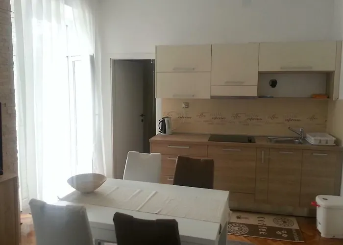 Sandra 2+2 *** شقة *