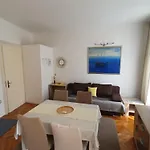 Sandra 2+2 *** * Crikvenica