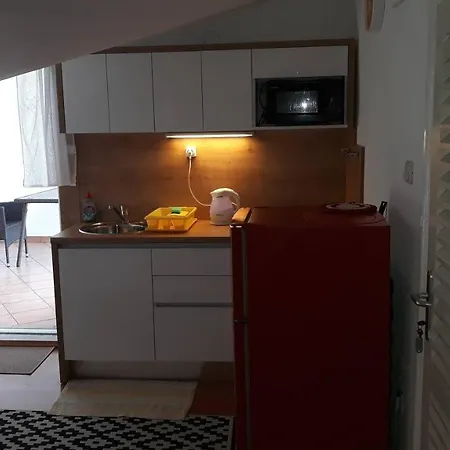 Sandra 2+2 *** * קריקווניצה