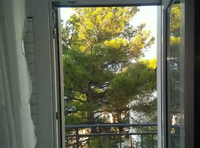 Sandra 2+2 *** * Crikvenica