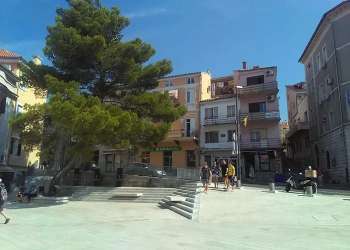 Sandra 2+2 *** * Crikvenica